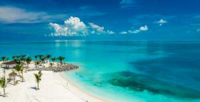 7 Nächte Bahamas-Kreuzfahrt im Dez 2021 inkl. allen Trinkgeldern & Getränken (zum Essen) für 296€ p.P.