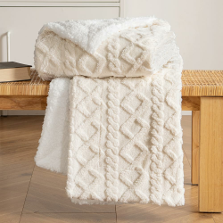 MIULEE Kuscheldecke Decke Sofa Wohndecke 150x200 cm Lammdecke Bettdecke Gestreifte Flauschige Weiche Decke Sofaüberwurf Couchdecke für Bett Sofa Wohnzimmer Helles Beige 150x200 cm Beige Angebot bei HelloDeals