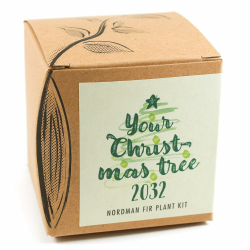 Geschenk-Anzuchtset YOUR CHRISTMAS TREE 2032, Nordmanntannen-Samen zum Anpflanzen des eigenen Weihnachtsbaums, inkl. Kokostopf und Substrat. Grow Kit "Your Christmas Tree 2032" Angebot bei HelloDeals