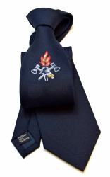 ADAMANT Feuerwehr-Krawatte - als normale Krawatte oder als fertig gebundene Reißverschluss-Krawatte, Größe STANDARD ODER XXL - DEUTSCHE MARKENQUALITÄT - Dunkelblau Krawatte STANDARD Angebot bei HelloDeals
