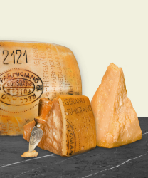Neuigkeit - Parmigiano Reggiano DOP Extra 60 Monate mind. 950g Parmesankäse mit Frischhalte-Verpackung Angebot bei HelloDeals