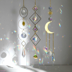 OFFCUP Sonnenfänger Kristall Windspiel, 3 Stück Sonnenfänger Kristall, Hanging Windspiel Regenbogen Sonnen Mond Anhänger Kristalle, Ornament Kristallkugeln für Garten Zuhause Büro Angebot bei HelloDeals