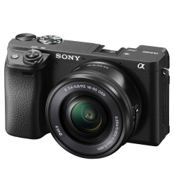 Sony Alpha 6400 | APS-C Spiegellose Kamera mit 16-50mm f/3.5-5.6 Power-Zoom-Objektiv (Schneller 0,02s Autofokus, neigbares Display für Vlogging) Angebot bei HelloDeals