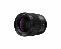 Panasonic S-S85E LUMIX S Objektiv (85mm, L-Mount Objektiv, F1.8, Filtergröße 67mm) schwarz Angebot bei HelloDeals
