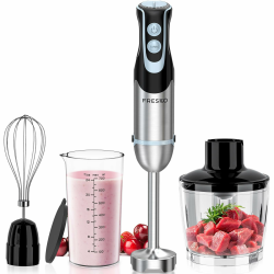 FRESKO 4-in-1 Stabmixer Edelstahl, 1000W Pürierstab mit 12 Geschwindigkeiten und Turbo-Modi, Inklusive Schneebesen, 500ml Lebensmittelhacker und 700ml Messbecher, für Babynahrung, Suppe, Smoothies Angebot bei HelloDeals
