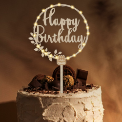 Giftota Cake Topper Happy Birthday aus Holz mit LED Lichterkette - Tortendeko Geburtstag, Kuchen Deko für Mädchen Jungen Frauen Männer - Größe 18 x 27 cm Angebot bei HelloDeals