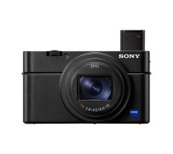 Sony RX100 VII | Kompakte Premium-Kamera mit 4k Video, 24-200 mm F2.8-4.5 Zeiss Zoom-Objektiv, 1" Sensor, Autofokus zur Augenverfolgung für Mensch und Tier, 4K-Filmaufnahmen und neigbares Display Angebot bei HelloDeals