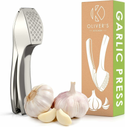 Oliver's Kitchen ® Premium Knoblauchpresse - Handlich & Leicht zu Reinigen 💪🌀⏳💎👪 Angebot bei HelloDeals