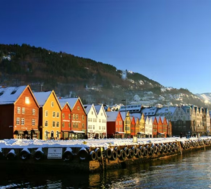 Faszinierende Hurtigruten-Cruise zum Nordkap - 11 Nächte Kreuzfahrt