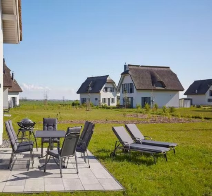 Luxuriöse Reetdach-Villa auf Rügen - 3 Schlafzimmern ab 219€ pro Nacht