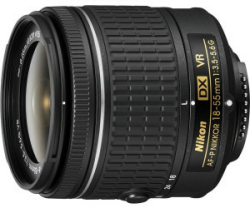 Nikon AF-P DX Nikkor 18-55mm f/3.5-5.6G VR Zoom-Ob­jek­tiv