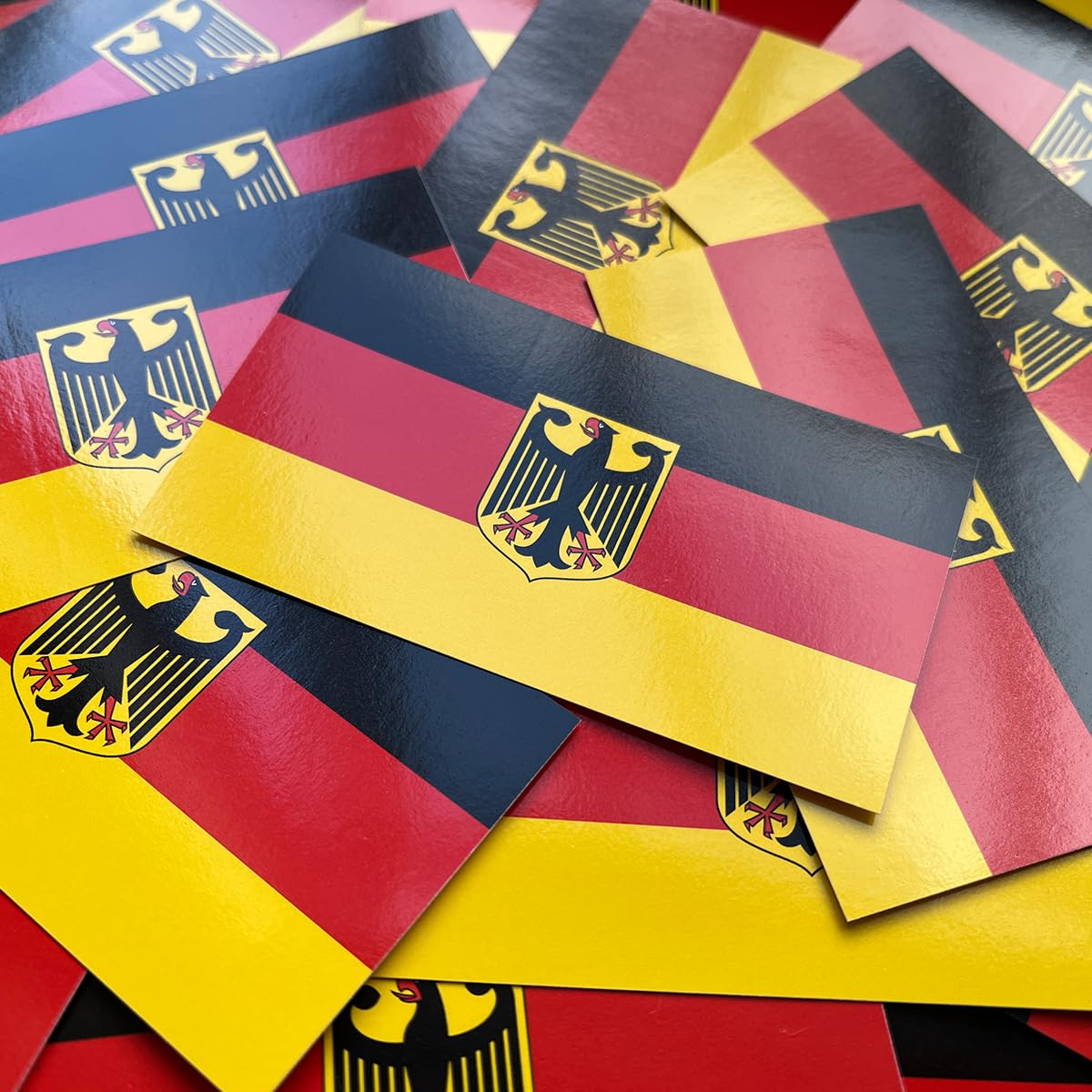Deutschland Flagge Aufkleber/Sticker 100 Stück 8,5 cm BRD Deutsche Fahne Bundesadler AFD Patrioten Heimat Angebot bei HelloDeals