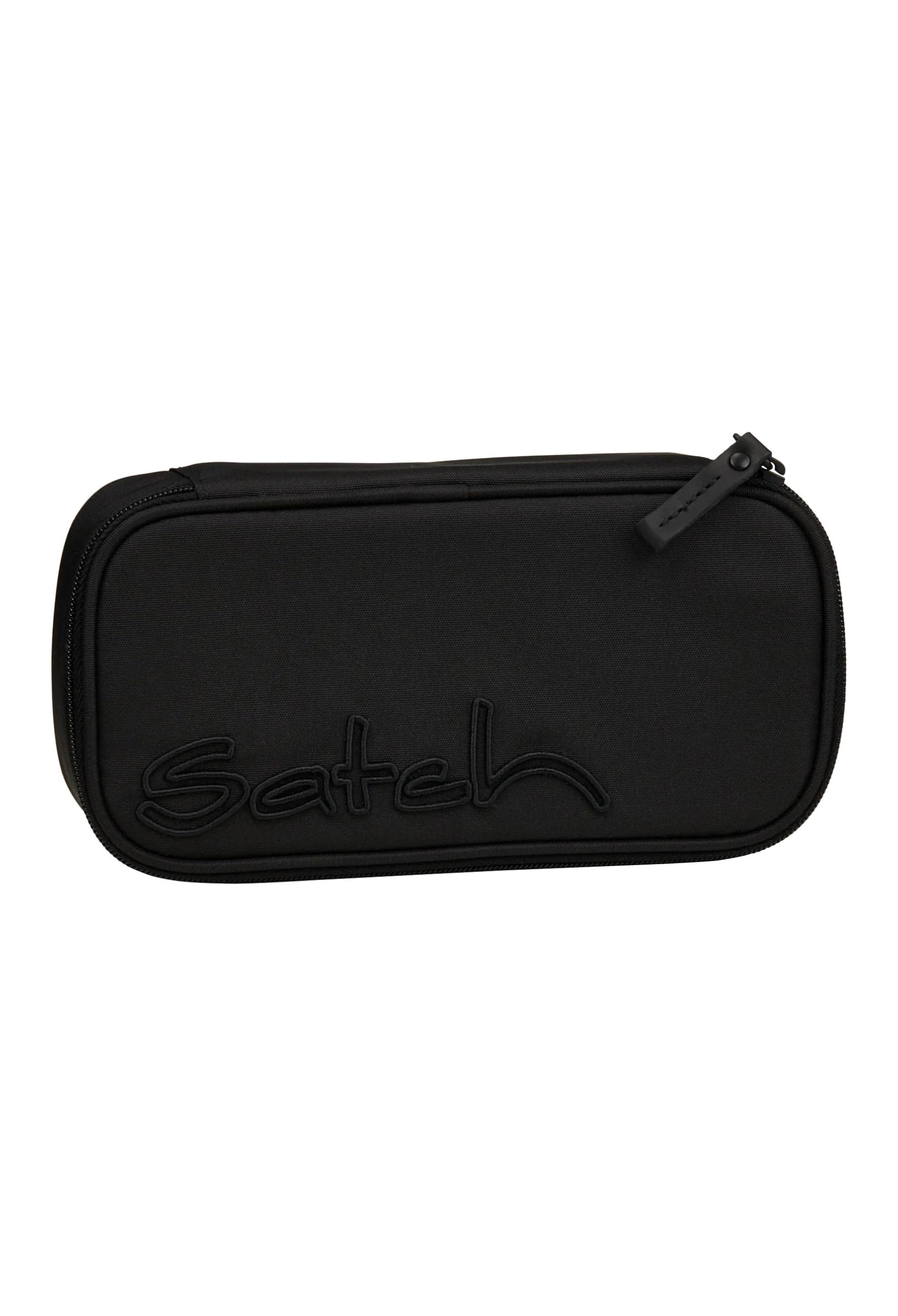 Satch Schlamperbox extra groß inkl. Trennfach Reißverschlussfach Stiftehalter Geodreieck Sichtfenster für Stundenplan Nordic Black - Schwarz Angebot bei HelloDeals