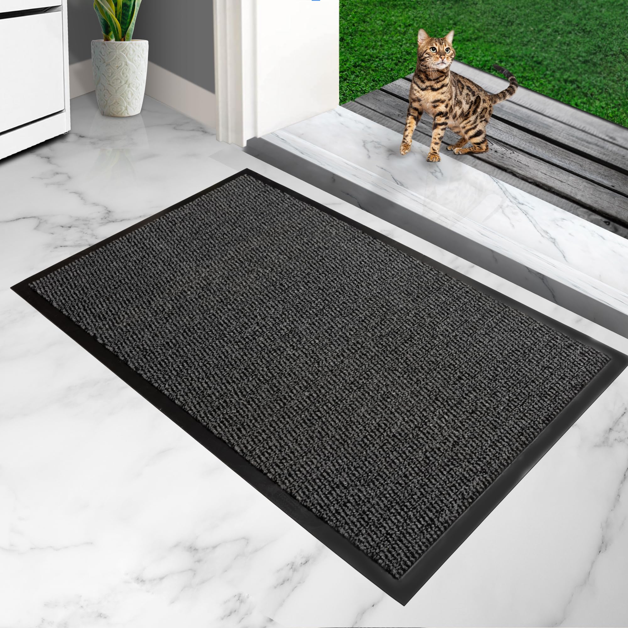 furni24 Fußmatte – Leicht zu reinigen, wetterfeste Schmutzfangmatte mit Rutschfester Rückseite – Für Innen- & Außenbereich, saugfähig, schnell trocknend, waschbar - Grau-Schwarz, 60x90 cm 60 x 90 cm Grau-schwarz Angebot bei HelloDeals