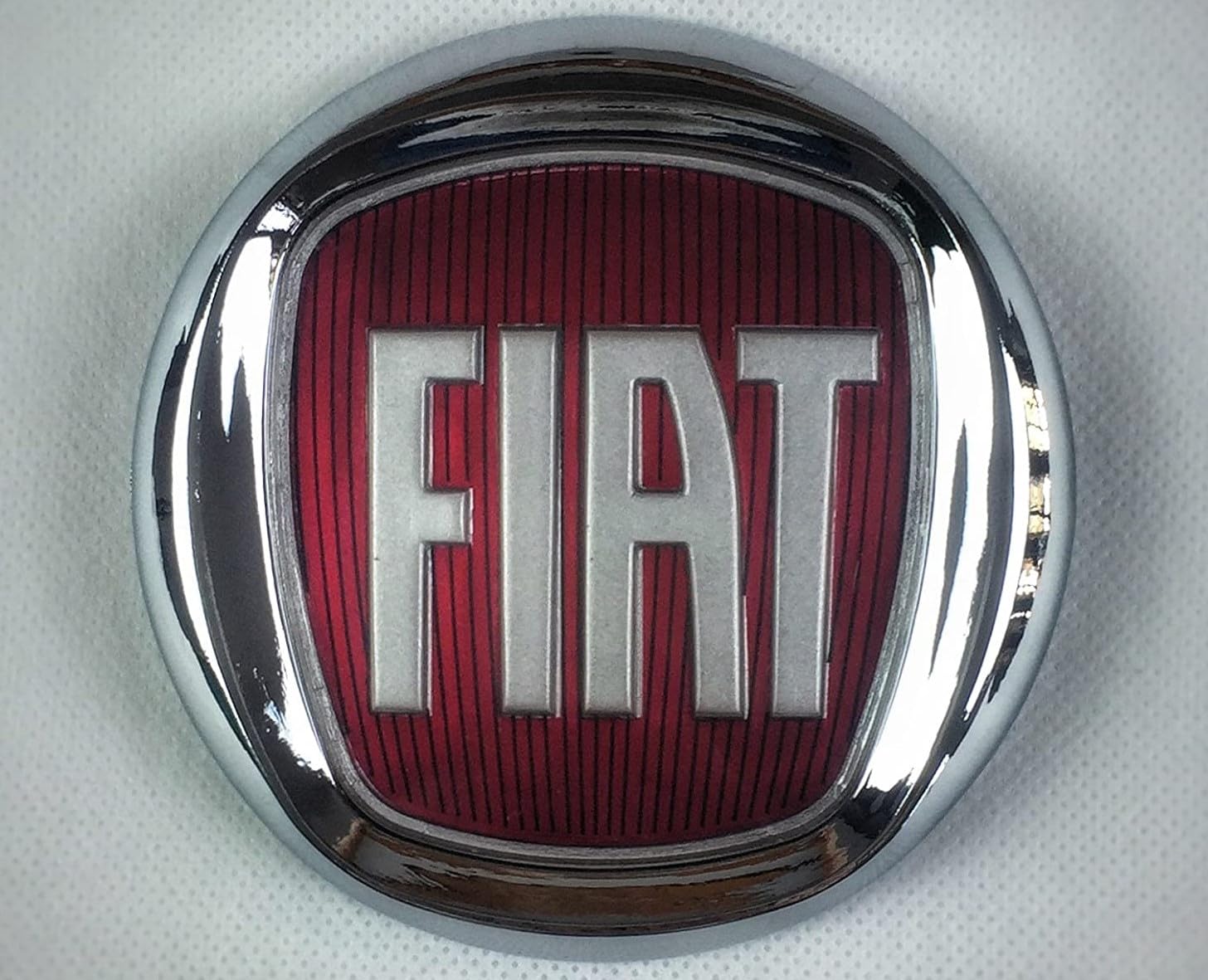 Emblem Logo Plakette für Heckklappe, Grande Punto, 500, Croma, mit 2 Pins Angebot bei HelloDeals