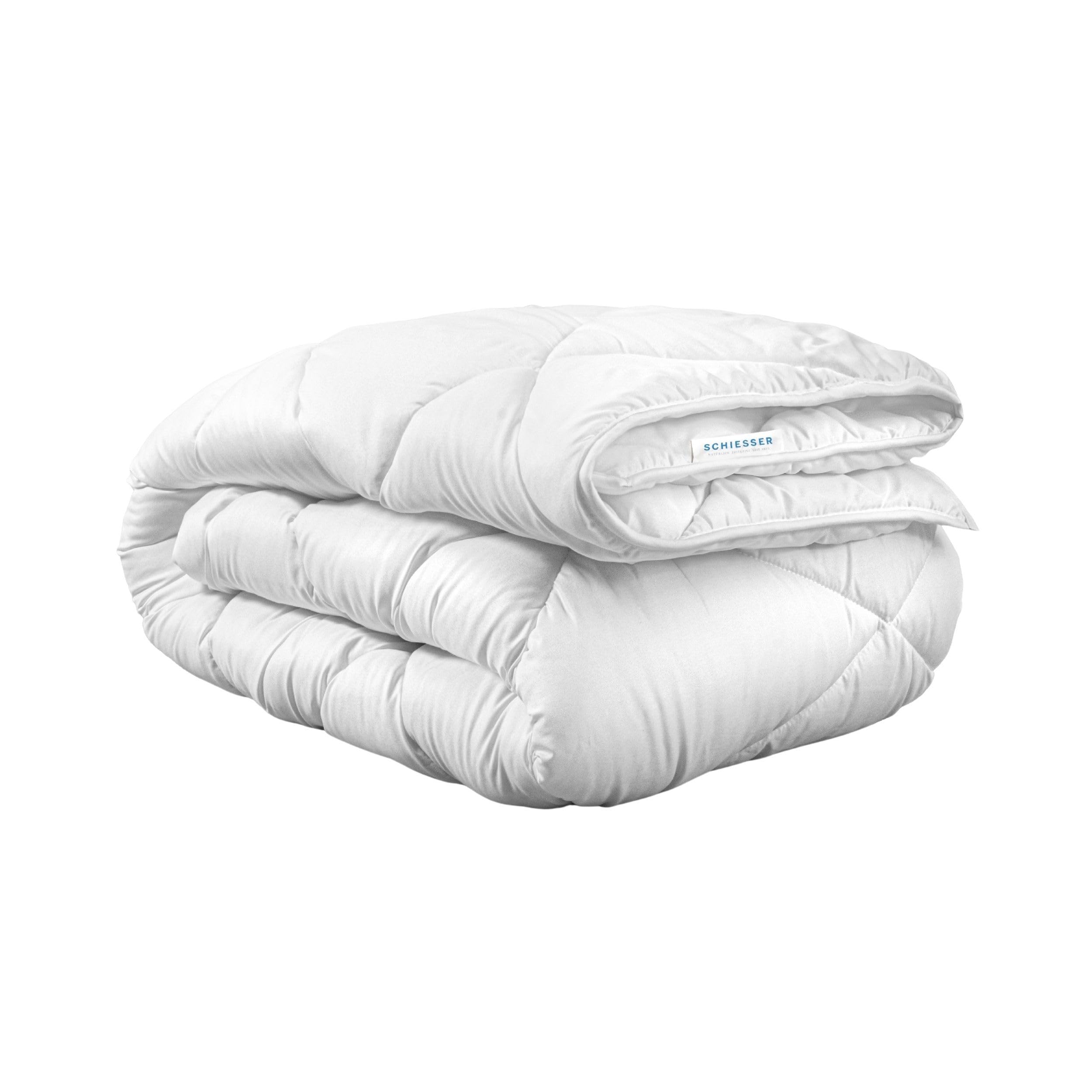 Schiesser Ganzjahresbettdecke Hygge - 135 x 200 cm - Weiß (Karton) Angebot bei HelloDeals