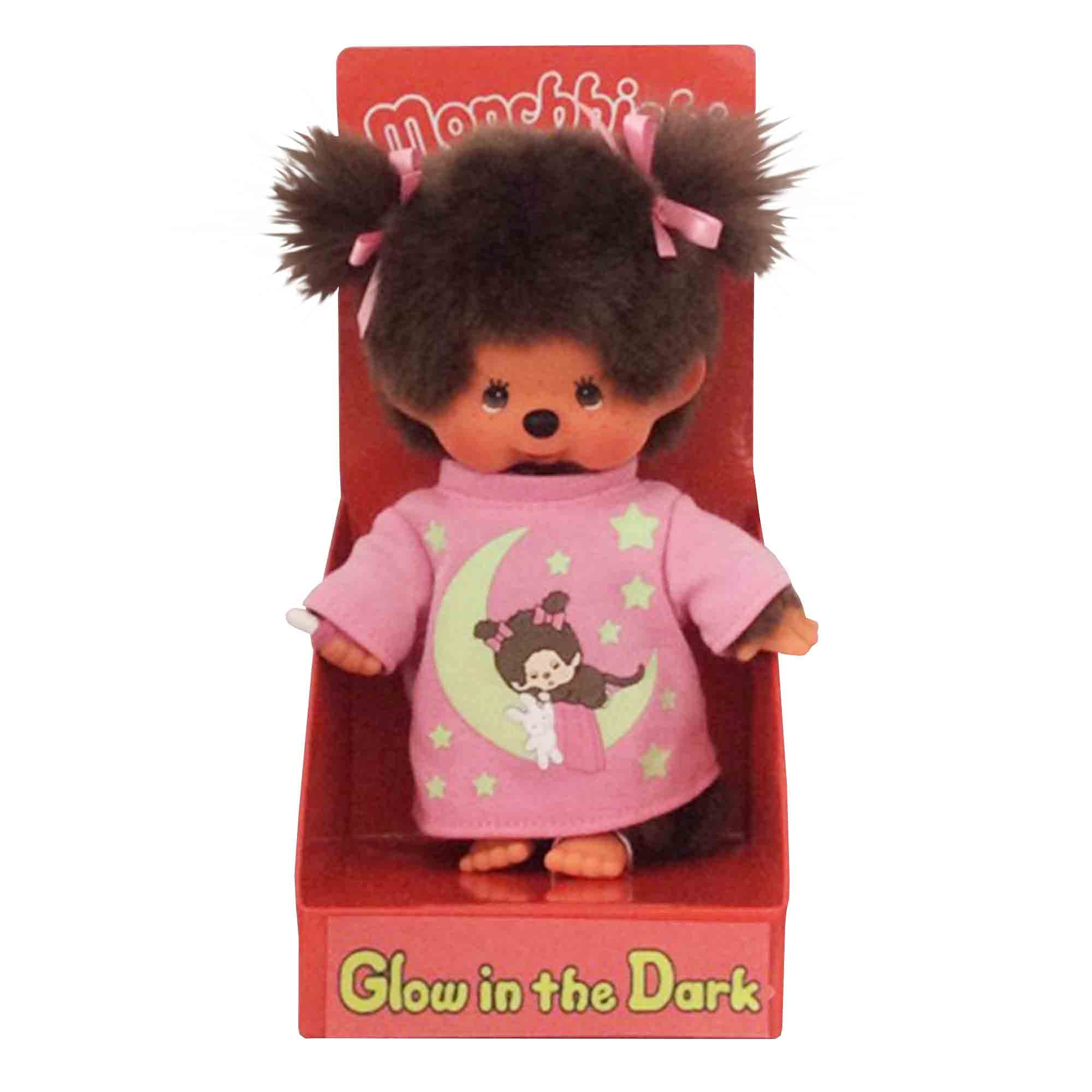 Sekiguchi 223732 - Original Monchhichi Mädchen, Plüschfigur mit rosa Schlafshirt, Glow in the Dark Elementen und Zöpfen mit Schleifen, ca. 20 cm großes Kuscheltier aus braunem Plüsch Single Angebot bei HelloDeals