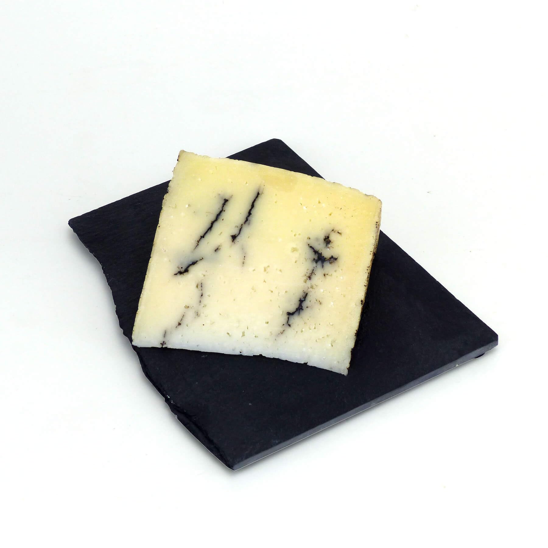 250g Schafskäse Ecke mit schwarzem Trüffel | 6 Monate Reifezeit | pasteurisierte Milch | ähnlich Manchego Angebot bei HelloDeals