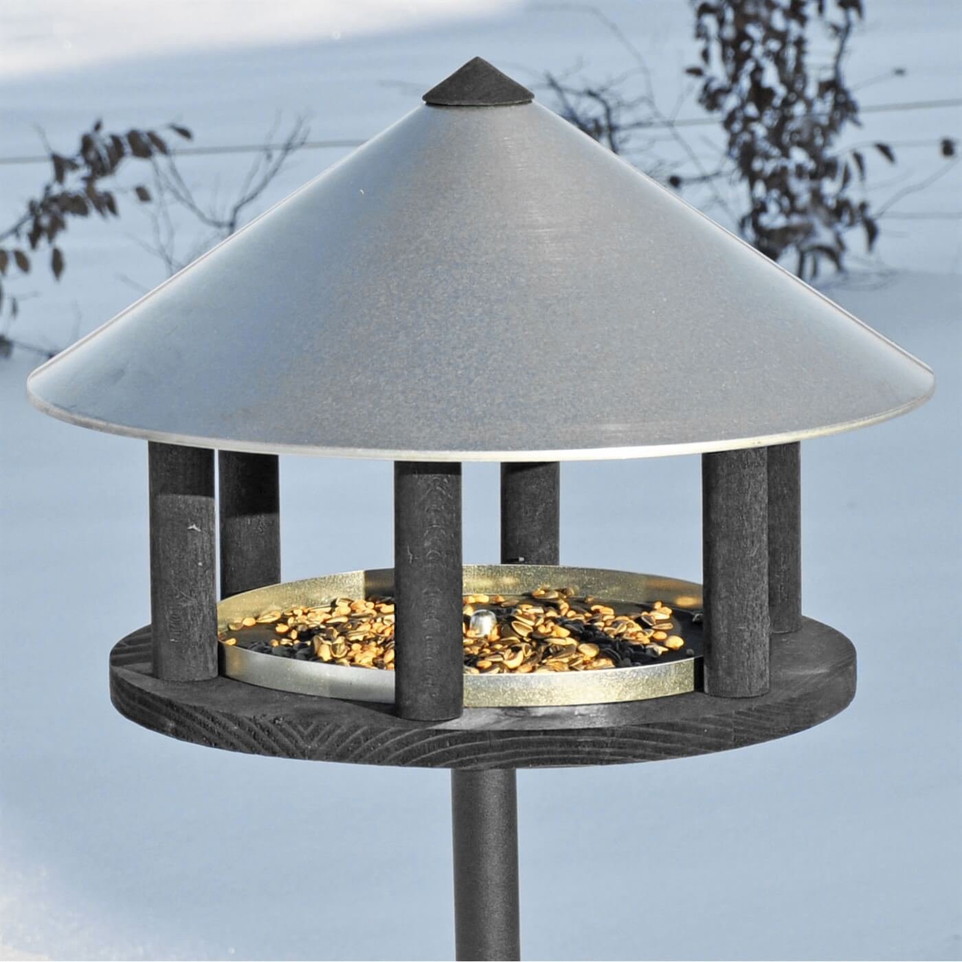 Vogelhaus Odensee im Skandinavischen Design Vogelfutterstation Vogelhäuschen Gartenvögel Singvögel Wildvögel füttern Vogelbeobachtung Vogelfutterhaus Angebot bei HelloDeals