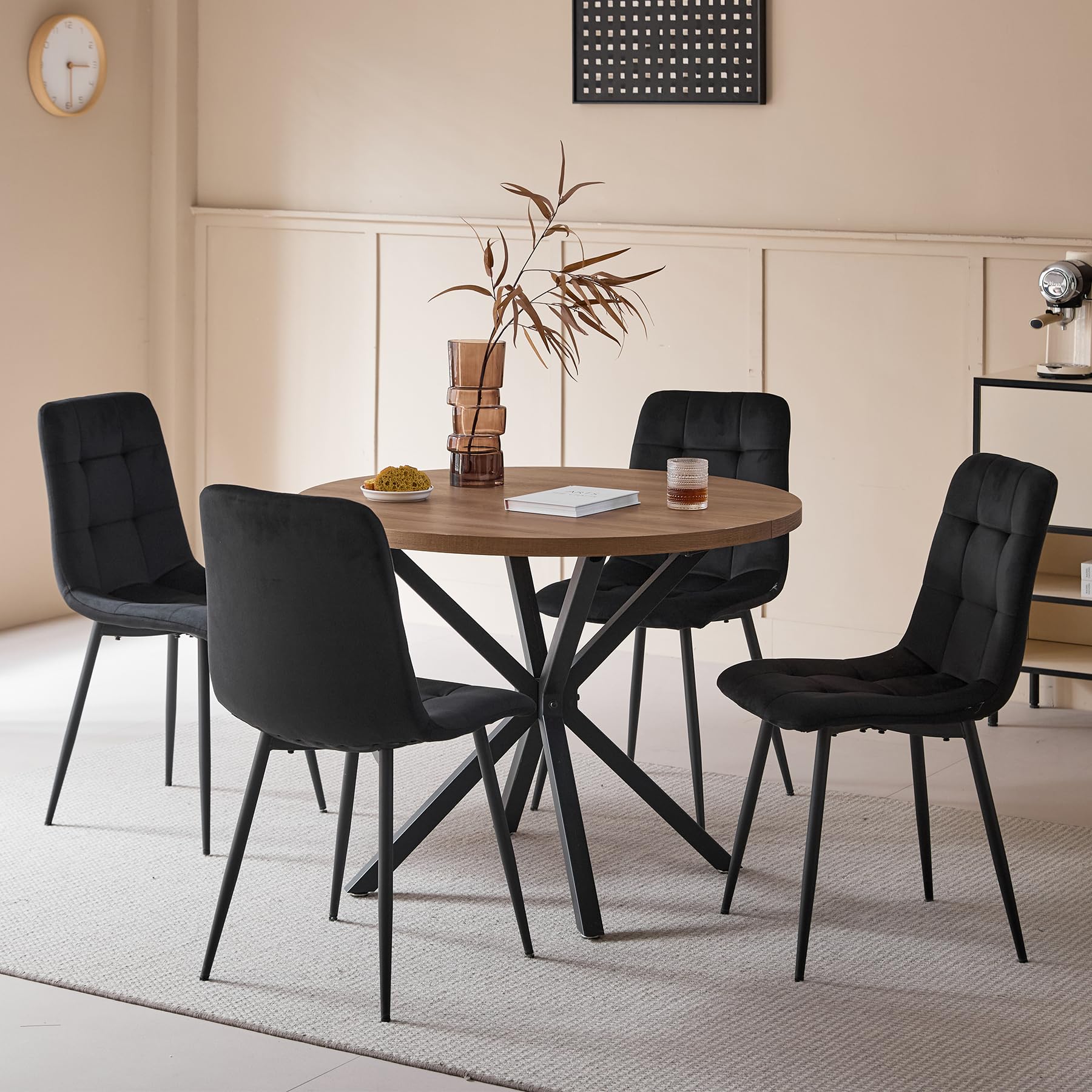 Essgruppe 5-Teilig, 100cm Runder Esstisch und 4 Esszimmerstühle (Holländisches Vlies), Tisch und 4 Stühle für Küche, Wohnzimmer, Balkon, Restaurant, Büro (Dunkle Holzfarbe+Schwarz) Angebot bei HelloDeals