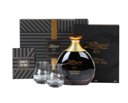 Zacapa Ron XO, Premium Rum, im hochwertigen Geschenkset mit Gläsern & Grußkarte, Exotisch-klassischer, handverlesen auf südamerikanischem Boden, 40 % vol, 700ml Einzelflasche Angebot bei HelloDeals