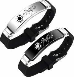 Stray Kids Armband, 2Pcs Stray Kids Bracelet, Silikon Armbänder Schmuck, Adjustable Wristband, Schwarzes Armband, Bracelet für Fan Geburtstag Kreatives Angebot bei HelloDeals