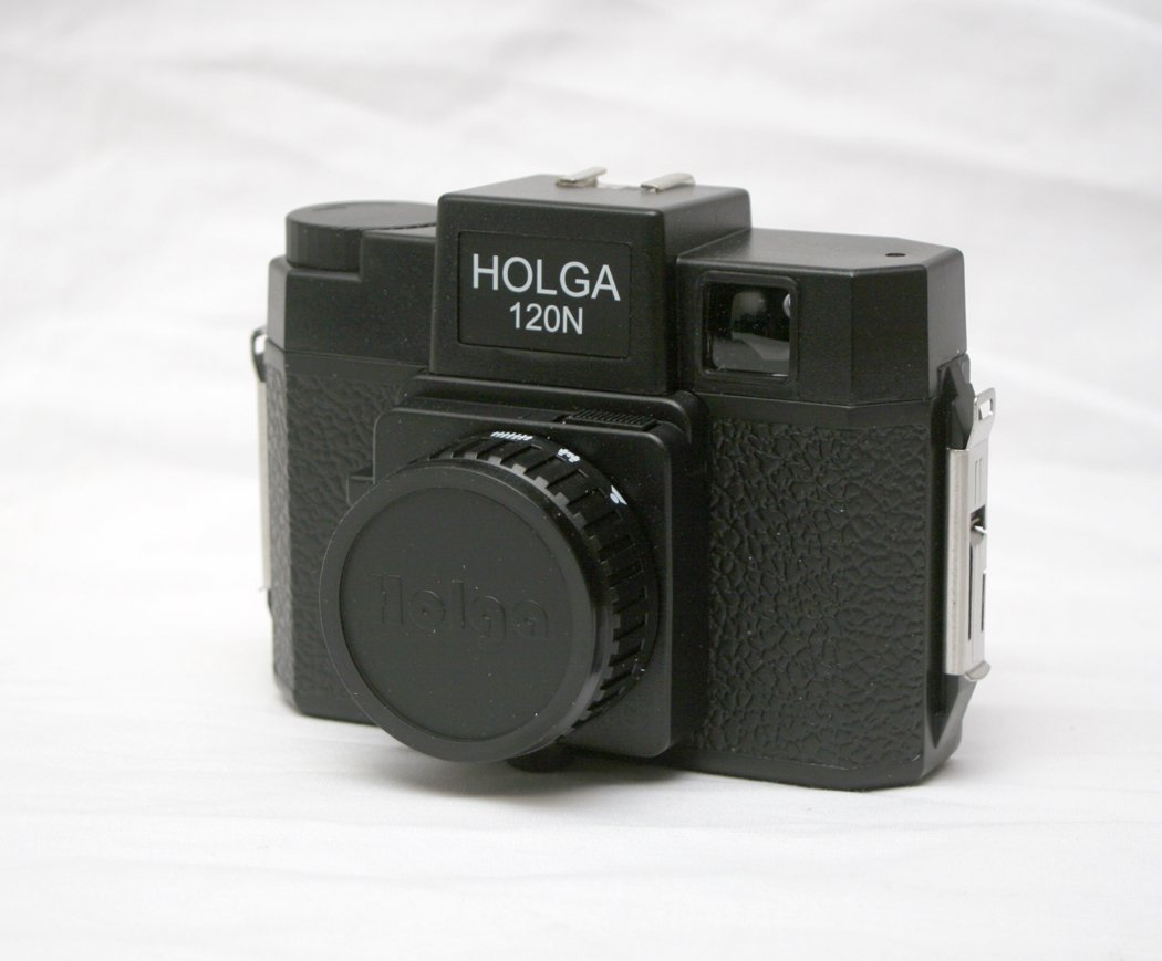 Holga 120N Kunststoffkamera Schwarz Angebot bei HelloDeals