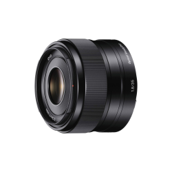 Sony SEL35F18 – 35mm F1.8 Objektiv für APS-C (lichtstarke Festbrennweite mit OSS, E-Mount, kompakt & vielseitig, passend für Sony Alpha ZV-E10, A6400, A6700, schwarz) Single Angebot bei HelloDeals