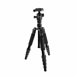 Mantona Light Traveller Reisestativ 131,5 cm schwarz, Kamerastativ aus Aluminium bis 5 kg Traglast, leichtes Fotostativ mit Kugelkopf und Arca-Swiss-Schnellwechselplatte, Tripod und Monopod Schwarz 42-131,5 cm (Dreibein), 135 cm (Einbein) Angebot bei HelloDeals