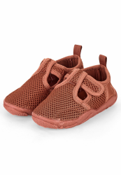 Sterntaler Badeschuhe Uni - Baby Aquaschuhe schnelltrocknend - Unisex Schwimmschuhe aus luftigem Mesh mit Klettverschluss Bequeme Strand Slipper 23/24 EU Blassbraun Angebot bei HelloDeals