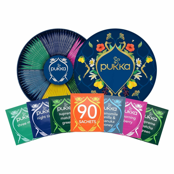 Pukka Bio Tee Geschenkset, Premium Selection Tee Box "Wellness von früh bis spät" Morning Berry, Matcha, Kamille Vanille, Minztee, Tee Set, Geschenkidee, 6 Varianten,90 Teebeutel Angebot bei HelloDeals