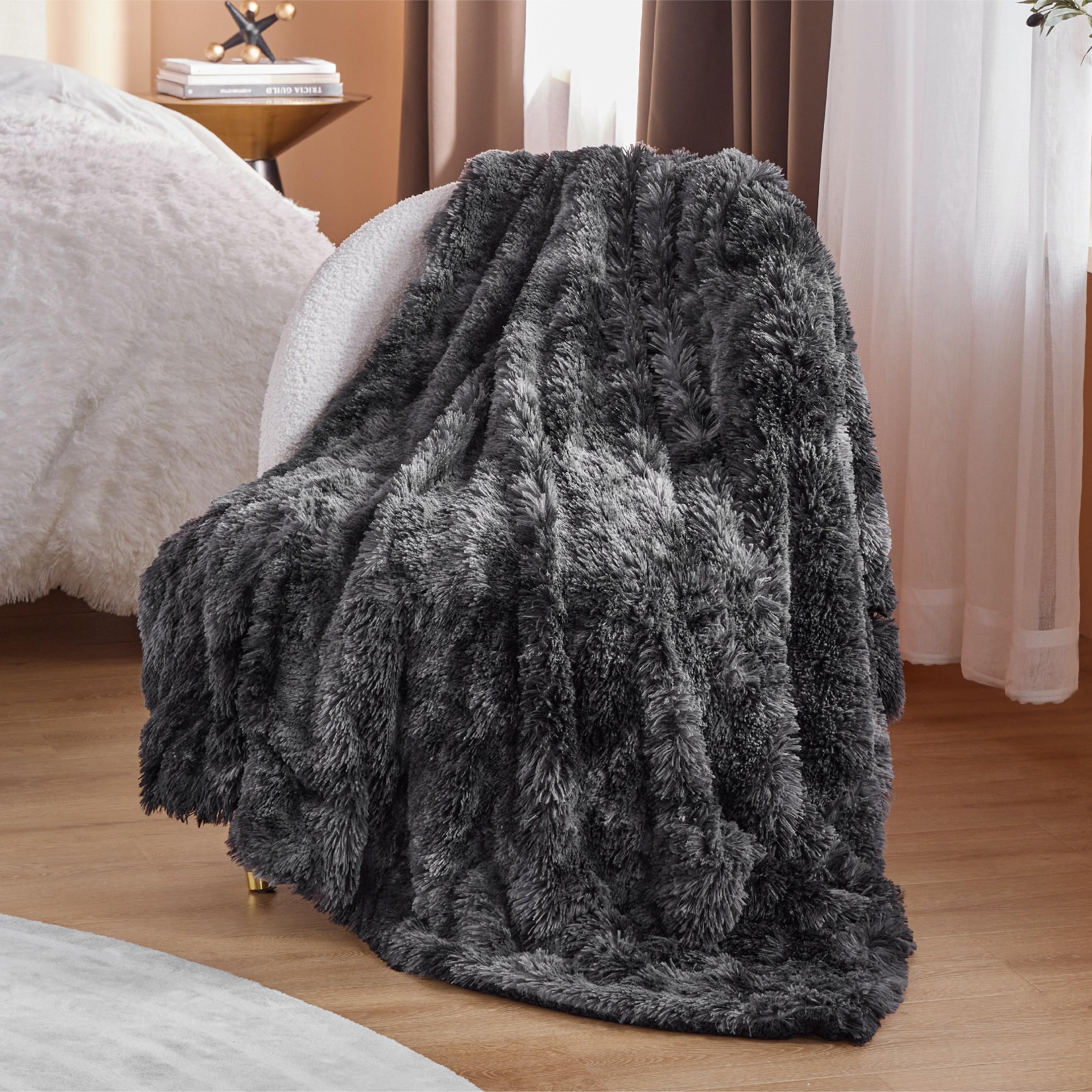 BEDSURE Kuscheldecke - Flauschig Decke, Warm Sherpa Sofadecke, Dicke Felldecke, Couchdecke, Flauschige Kunstfelldecke, Wohndecke für Couch, Schwarz, 130x150 cm Krawattenfarbe Schwarz 130 x 150 cm Angebot bei HelloDeals