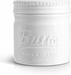 DOWAN Porzellan Butter Keeper Crock, Französische Butterdose mit Deckel, Porzellan-Buttertopf im Einmachglas-Stil, Geprägter Butterbehälter für Frisch Aromatisierte Butter, Soft White Mason Weiß Angebot bei HelloDeals