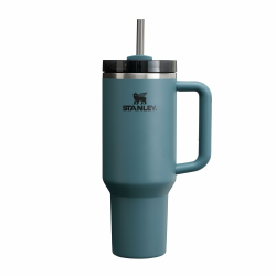 STANLEY Quencher H2.0 Flowstate Trinkflasche Mit Strohhalm 1.2L - Thermobecher Kühlt 11 Stunden - 48 Stunden Eisgekühlt - Spülmaschinenfest - Thermosflasche BPA Frei - Trinkbecher - Blue Spruce Core 1.2L Blue Spruce Angebot bei HelloDeals