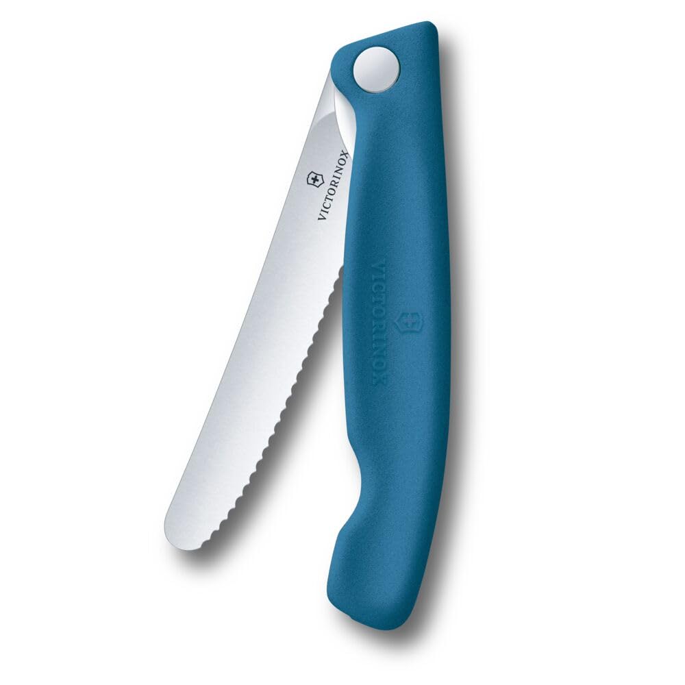 Victorinox Swiss Classic Faltbares Picknick-Messer für Wanderungen, Obst, Gemüse, Brötchen, Wurst, mit Wellenschliff, Extra Scharf, Blau New Design Blau Angebot bei HelloDeals