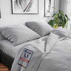 Wolkenfeld Bettwäsche 155x220 Baumwolle – Set mit Kissenbezug 80x80 – Atmungsaktiv, Hautfreundlich & Pflegeleicht – Ganzjahres-Bettwäsche mit Reißverschluss, Oeko-TEX – Hellgrau Hellgrau 155 x 220 cm Angebot bei HelloDeals