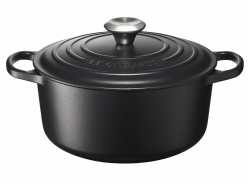 Le Creuset Signature Gusseisen-Bräter mit Deckel, Ø 24 cm, Rund, Für alle Herdarten und Induktion geeignet, Volumen: 4,2 l, 4,305 kg, Schwarz, 21177240000430 Schwarz Matt 24 cm Angebot bei HelloDeals