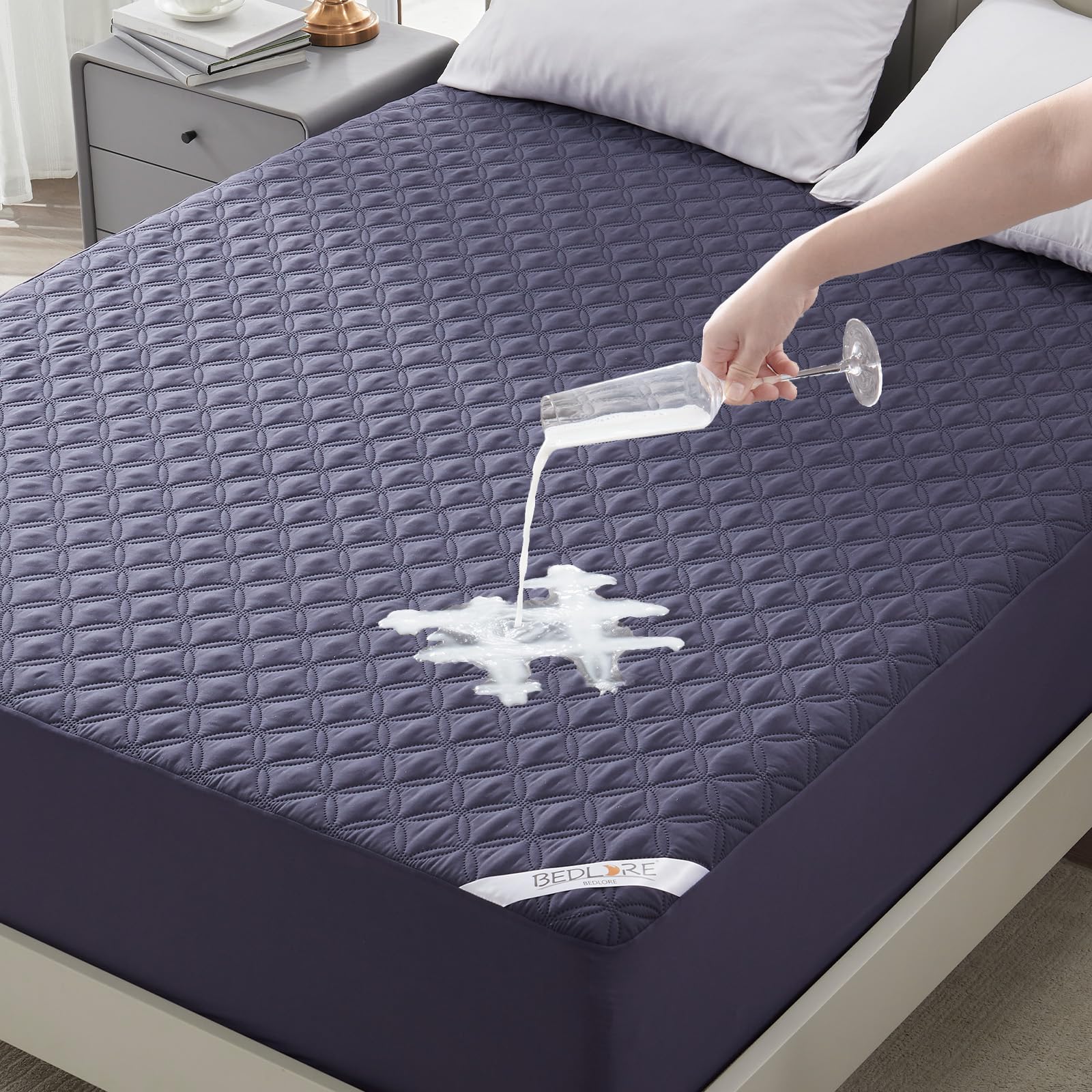 BEDLORE Matratzenschoner 140 x 200 cm, wasserdichte Matratzenauflage, geräuschloser Matratzenbezug mit tiefer Tasche – weich, atmungsaktiv und komfortabel (Blau) Blau 140x200x30cm Angebot bei HelloDeals