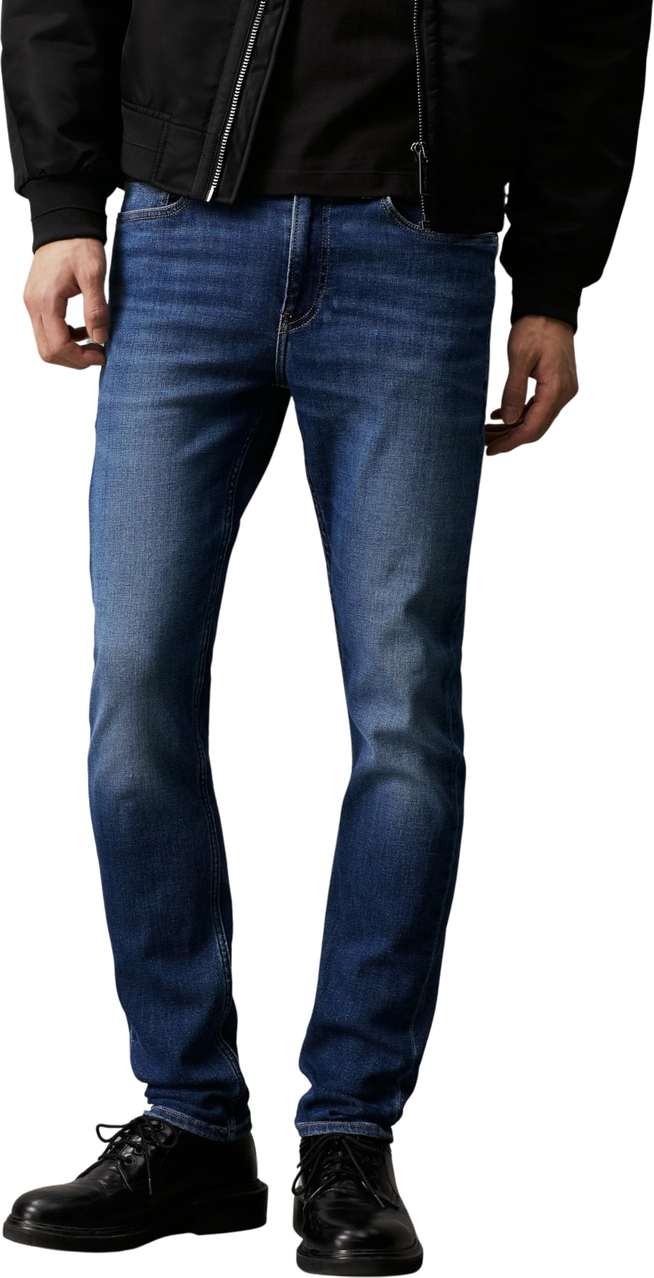 Calvin Klein Herren Jeans Hose Slim Taper Mid Waist 31W / 34L Denim (Denim Dark) Angebot bei HelloDeals